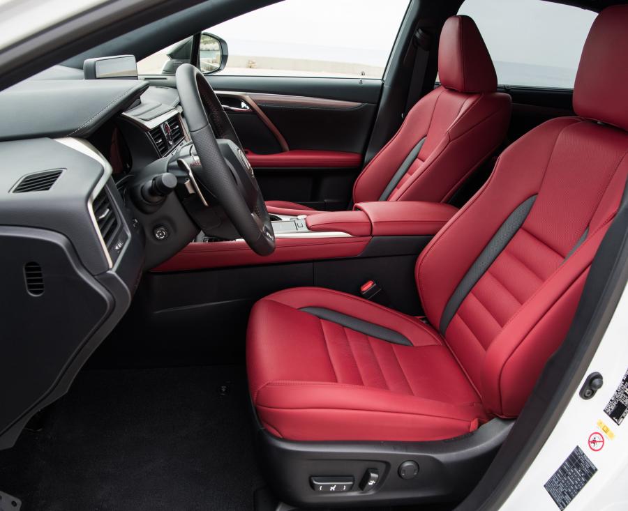 Интерьер Lexus RX450h F-Sport 2019 года  (WW) (фото 24 из 42)